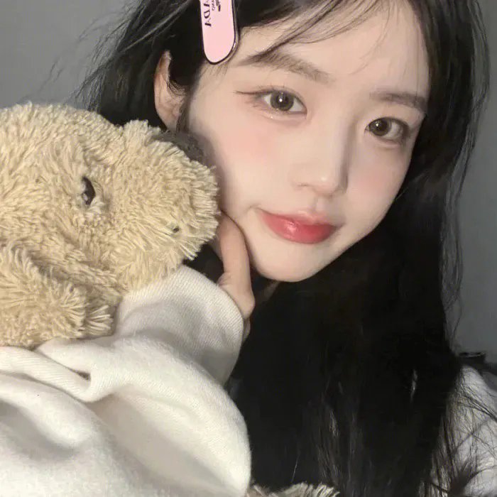 穿着旗袍的女孩
